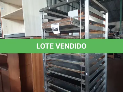 LOTE 545 - 01 CARRINHO PORTA BANDEJAS EM INOX COM 13 BANDEJAS AVULSAS. (NO ESTADO) ATENÇÃO! FAZER A VISITAÇÃO ANTES DE ARREMATAR, NÃO SABEMOS SE FUNCIONA. LEILÃO NÃO TEM GARANTIA E NEM DEVOLUÇÃO, SUJEITO A POSSÍVEIS AVARIAS VISÍVEIS/OCULTAS E/OU AUSÊNCIA DE COMPONENTES.