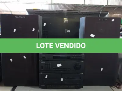 LOTE 323 - 01 APARELHO DE SOM 3X1 PHILIPS SENDO RADIO/CASSETE/TOCA DISCOS. (NO ESTADO) ATENÇÃO! FAZER A VISITAÇÃO ANTES DE ARREMATAR, NÃO SABEMOS SE FUNCIONA. LEILÃO NÃO TEM GARANTIA E NEM DEVOLUÇÃO, SUJEITO A POSSÍVEIS AVARIAS VISÍVEIS/OCULTAS E/OU AUSÊNCIA DE COMPONENTES.