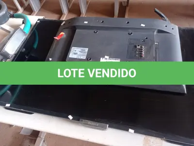 LOTE 407 - 02 TV’S MARCAS E MODELOS DIVERSOS PARA RETIRADA DE PEÇAS. (NO ESTADO) ATENÇÃO! FAZER A VISITAÇÃO ANTES DE ARREMATAR, NÃO SABEMOS SE FUNCIONA. LEILÃO NÃO TEM GARANTIA E NEM DEVOLUÇÃO, SUJEITO A POSSÍVEIS AVARIAS VISÍVEIS/OCULTAS E/OU AUSÊNCIA DE COMPONENTES.