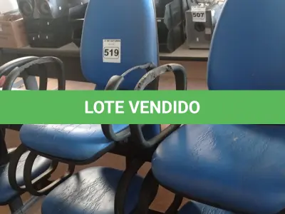 LOTE 519 - 02 LONGARINAS DE 03 LUGARES COM AVARIAS. (NO ESTADO) ATENÇÃO! FAZER A VISITAÇÃO ANTES DE ARREMATAR, NÃO SABEMOS SE FUNCIONA. LEILÃO NÃO TEM GARANTIA E NEM DEVOLUÇÃO, SUJEITO A POSSÍVEIS AVARIAS VISÍVEIS/OCULTAS E/OU AUSÊNCIA DE COMPONENTES.