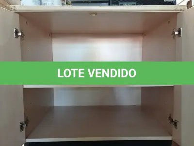 LOTE 377 - 02 ARMÁRIOS BAIXOS EM MADEIRA COM 02 PORTAS. (NO ESTADO) ATENÇÃO! FAZER A VISITAÇÃO ANTES DE ARREMATAR, NÃO SABEMOS SE FUNCIONA. LEILÃO NÃO TEM GARANTIA E NEM DEVOLUÇÃO, SUJEITO A POSSÍVEIS AVARIAS VISÍVEIS/OCULTAS E/OU AUSÊNCIA DE COMPONENTES.