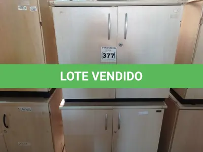LOTE 377 - 02 ARMÁRIOS BAIXOS EM MADEIRA COM 02 PORTAS. (NO ESTADO) ATENÇÃO! FAZER A VISITAÇÃO ANTES DE ARREMATAR, NÃO SABEMOS SE FUNCIONA. LEILÃO NÃO TEM GARANTIA E NEM DEVOLUÇÃO, SUJEITO A POSSÍVEIS AVARIAS VISÍVEIS/OCULTAS E/OU AUSÊNCIA DE COMPONENTES.