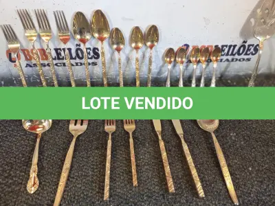 LOTE 415 - 22 PEÇAS DE TALHERES DIVERSOS EM METAL. (NO ESTADO) ATENÇÃO! FAZER A VISITAÇÃO ANTES DE ARREMATAR, NÃO SABEMOS SE FUNCIONA. LEILÃO NÃO TEM GARANTIA E NEM DEVOLUÇÃO, SUJEITO A POSSÍVEIS AVARIAS VISÍVEIS/OCULTAS E/OU AUSÊNCIA DE COMPONENTES.