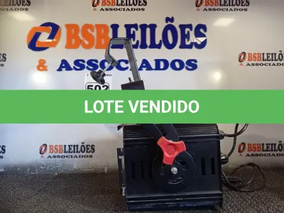LOTE 502 - 01 LUMINÁRIA DE PALCO. (NO ESTADO) ATENÇÃO! FAZER A VISITAÇÃO ANTES DE ARREMATAR, NÃO SABEMOS SE FUNCIONA. LEILÃO NÃO TEM GARANTIA E NEM DEVOLUÇÃO, SUJEITO A POSSÍVEIS AVARIAS VISÍVEIS/OCULTAS E/OU AUSÊNCIA DE COMPONENTES.