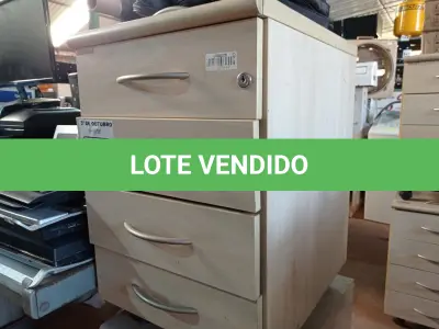 LOTE 359 - 02 GAVETEIROS EM MADEIRA SENDO 01 COM 04 GAVETAS. (NO ESTADO) ATENÇÃO! FAZER A VISITAÇÃO ANTES DE ARREMATAR, NÃO SABEMOS SE FUNCIONA. LEILÃO NÃO TEM GARANTIA E NEM DEVOLUÇÃO, SUJEITO A POSSÍVEIS AVARIAS VISÍVEIS/OCULTAS E/OU AUSÊNCIA DE COMPONENTES.