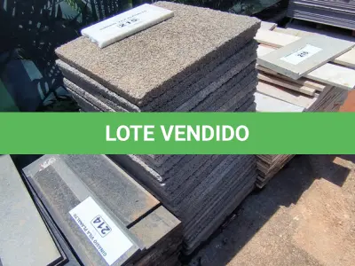 LOTE 215 - 01 LOTE COM PLACAS EM CONCRETO PARA PISO (NO ESTADO, NÃO SABEMOS SE FUNCIONA. LEILÃO NÃO TEM GARANTIA E NEM DEVOLUÇÃO).