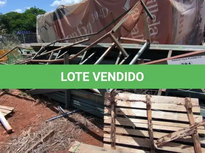 LOTE 281 - 01 LOTE COM TESOURAS EM FERRO E PERFIS EM FERRO NA COR VERDE (NO ESTADO, NÃO SABEMOS SE FUNCIONA. LEILÃO NÃO TEM GARANTIA E NEM DEVOLUÇÃO).