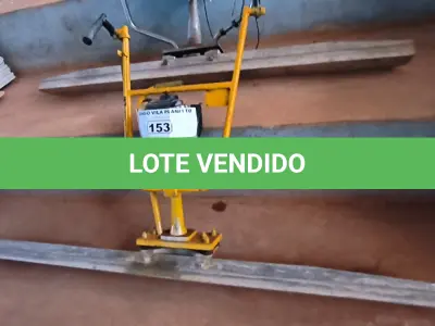 LOTE 153 - 01 NIVELADOR DE CONCRETO A GASOLINA (NO ESTADO, NÃO SABEMOS SE FUNCIONA. LEILÃO NÃO TEM GARANTIA E NEM DEVOLUÇÃO).