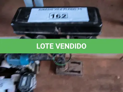 LOTE 162 - 01 FURADEIRA DE BANCADA (NO ESTADO, NÃO SABEMOS SE FUNCIONA. LEILÃO NÃO TEM GARANTIA E NEM DEVOLUÇÃO).