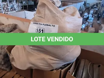 LOTE 151 - 01 LOTE COM LUMINÁRIAS PARA PORTE (NO ESTADO, NÃO SABEMOS SE FUNCIONA. LEILÃO NÃO TEM GARANTIA E NEM DEVOLUÇÃO).