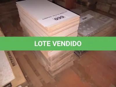 LOTE 099 - 01 LOTE COM REVESTIMENTOS 30X60 BRANCO (NO ESTADO, NÃO SABEMOS SE FUNCIONA. LEILÃO NÃO TEM GARANTIA E NEM DEVOLUÇÃO).