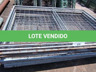 LOTE 239 - 01 LOTE COM GRADES EM FERRO COM TELA DE ALAMBRADO (NO ESTADO, NÃO SABEMOS SE FUNCIONA. LEILÃO NÃO TEM GARANTIA E NEM DEVOLUÇÃO).