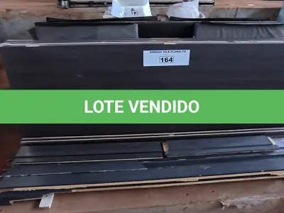 LOTE 164 - 01 LOTE COM PORTAS EM MADEIRA 80X2,10 COM PORTAIS (NO ESTADO, NÃO SABEMOS SE FUNCIONA. LEILÃO NÃO TEM GARANTIA E NEM DEVOLUÇÃO).