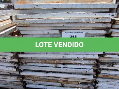LOTE 243 - 01 LOTE COM GRADES EM FERRO NA COR BRANCA COM TELAS (NO ESTADO, NÃO SABEMOS SE FUNCIONA. LEILÃO NÃO TEM GARANTIA E NEM DEVOLUÇÃO).