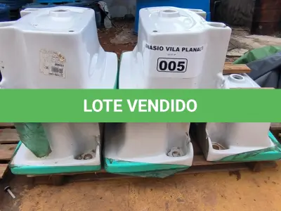 LOTE 005 - 01 LOTE COM 05 TANQUES PARA LAVANDERIA CELITE BRANCO (NO ESTADO, NÃO SABEMOS SE FUNCIONA. LEILÃO NÃO TEM GARANTIA E NEM DEVOLUÇÃO).