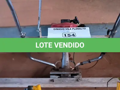 LOTE 154 - 01 NIVELADOR DE CONCRETO A GASOLINA (NO ESTADO, NÃO SABEMOS SE FUNCIONA. LEILÃO NÃO TEM GARANTIA E NEM DEVOLUÇÃO).