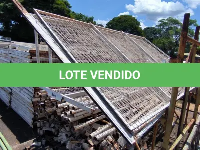 LOTE 240 - 01 LOTE COM GRANDES EM FERRO E TUBOS EM FERRO NA COR BRANCA (NO ESTADO, NÃO SABEMOS SE FUNCIONA. LEILÃO NÃO TEM GARANTIA E NEM DEVOLUÇÃO).
