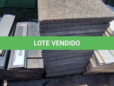 LOTE 215 - 01 LOTE COM PLACAS EM CONCRETO PARA PISO (NO ESTADO, NÃO SABEMOS SE FUNCIONA. LEILÃO NÃO TEM GARANTIA E NEM DEVOLUÇÃO).