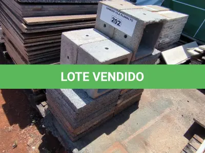 LOTE 202 - 01 LOTE COM PLACAS EM CONCRETO (NO ESTADO, NÃO SABEMOS SE FUNCIONA. LEILÃO NÃO TEM GARANTIA E NEM DEVOLUÇÃO).
