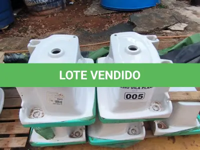 LOTE 005 - 01 LOTE COM 05 TANQUES PARA LAVANDERIA CELITE BRANCO (NO ESTADO, NÃO SABEMOS SE FUNCIONA. LEILÃO NÃO TEM GARANTIA E NEM DEVOLUÇÃO).