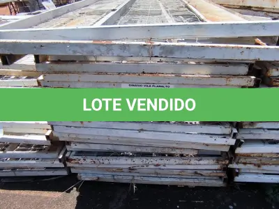 LOTE 244 - 01 LOTE COM GRADES EM FERRO NA COR BRANCA COM TELAS (NO ESTADO, NÃO SABEMOS SE FUNCIONA. LEILÃO NÃO TEM GARANTIA E NEM DEVOLUÇÃO).