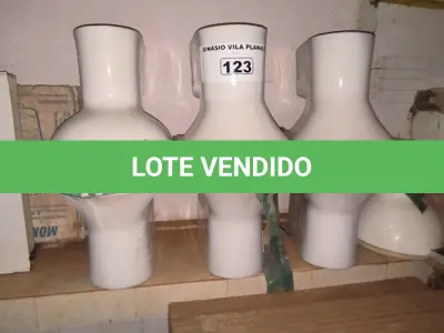 LOTE 123 - 07 VASOS SANITÁRIOS (NOVO) (NO ESTADO, NÃO SABEMOS SE FUNCIONA. LEILÃO NÃO TEM GARANTIA E NEM DEVOLUÇÃO).