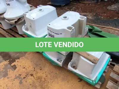 LOTE 005 - 01 LOTE COM 05 TANQUES PARA LAVANDERIA CELITE BRANCO (NO ESTADO, NÃO SABEMOS SE FUNCIONA. LEILÃO NÃO TEM GARANTIA E NEM DEVOLUÇÃO).
