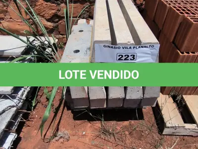 LOTE 223 - 01 LOTE COM MEIO FIO EM CONCRETO (NO ESTADO, NÃO SABEMOS SE FUNCIONA. LEILÃO NÃO TEM GARANTIA E NEM DEVOLUÇÃO).
