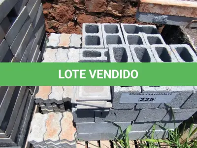 LOTE 225 - 01 LOTE COM BLOCOS DE CONCRETO (NO ESTADO, NÃO SABEMOS SE FUNCIONA. LEILÃO NÃO TEM GARANTIA E NEM DEVOLUÇÃO).