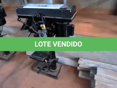 LOTE 158 - 01 FURADEIRA DE BANCADA (NO ESTADO, NÃO SABEMOS SE FUNCIONA. LEILÃO NÃO TEM GARANTIA E NEM DEVOLUÇÃO).