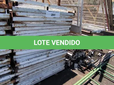 LOTE 241 - 01 LOTE COM GRADES EM FERRO NA COR BRANCA COM TELAS (NO ESTADO, NÃO SABEMOS SE FUNCIONA. LEILÃO NÃO TEM GARANTIA E NEM DEVOLUÇÃO).
