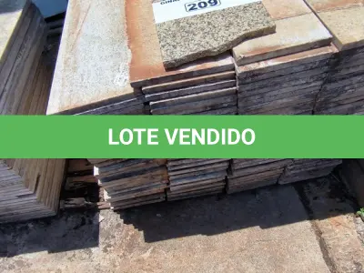 LOTE 209 - 01 LOTE COM RODAPÉS EM GRANITO TAMANHOS E CORES DIVERSAS (NO ESTADO, NÃO SABEMOS SE FUNCIONA. LEILÃO NÃO TEM GARANTIA E NEM DEVOLUÇÃO).