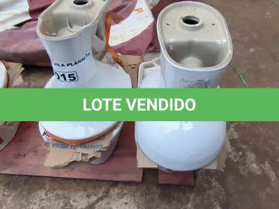 LOTE 015 - 01 LOTE COM 04 VASOS SANITÁRIOS (NO ESTADO, NÃO SABEMOS SE FUNCIONA. LEILÃO NÃO TEM GARANTIA E NEM DEVOLUÇÃO).