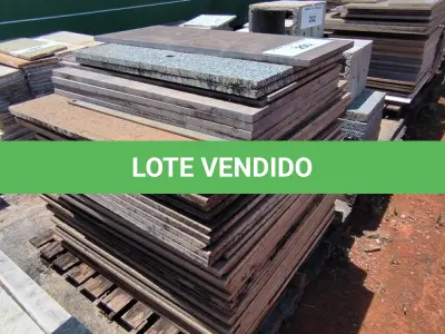 LOTE 203 - 01 LOTE COM RODAPÉS EM GRANITO TAMANHOS E CORES DIVERSAS (NO ESTADO, NÃO SABEMOS SE FUNCIONA. LEILÃO NÃO TEM GARANTIA E NEM DEVOLUÇÃO).