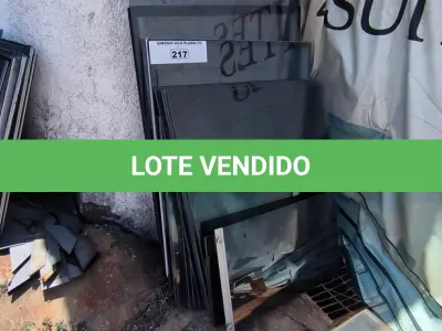 LOTE 217 - 01 LOTE COM VIDROS TAMANHOS DIVERSOS (NO ESTADO, NÃO SABEMOS SE FUNCIONA. LEILÃO NÃO TEM GARANTIA E NEM DEVOLUÇÃO).