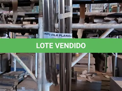 LOTE 090 - 02 ESCADAS PARA PISCINA EM INOX SEM DEGRAUS (NO ESTADO, NÃO SABEMOS SE FUNCIONA. LEILÃO NÃO TEM GARANTIA E NEM DEVOLUÇÃO).