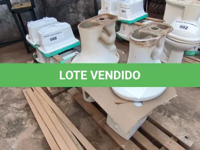 LOTE 009 - 01 LOTE COM 04 VASOS SANITÁRIOS (NO ESTADO, NÃO SABEMOS SE FUNCIONA. LEILÃO NÃO TEM GARANTIA E NEM DEVOLUÇÃO).