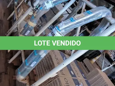 LOTE 088 - 01 ESCADA PARA PISCINA EM INOX (NOVA) (NO ESTADO, NÃO SABEMOS SE FUNCIONA. LEILÃO NÃO TEM GARANTIA E NEM DEVOLUÇÃO).
