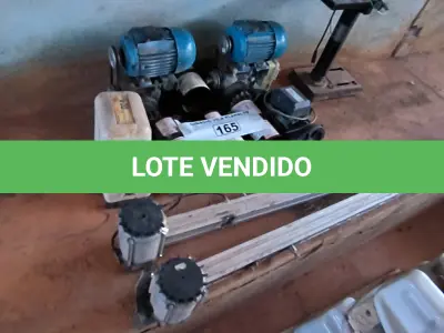 LOTE 165 - 01 LOTE COM MOTORES PARA PORTÃO E BOMBA PARA BANHEIRA (NO ESTADO, NÃO SABEMOS SE FUNCIONA. LEILÃO NÃO TEM GARANTIA E NEM DEVOLUÇÃO).
