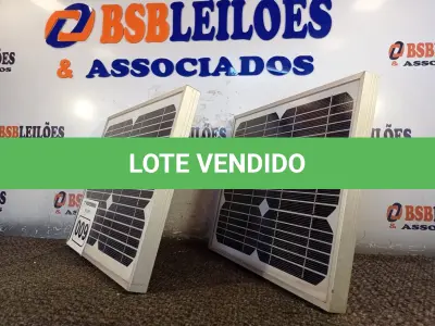 LOTE 009 - 02 PAINÉIS SOLARES 20V 10W. (NO ESTADO) ATENÇÃO! FAZER A VISITAÇÃO ANTES DE ARREMATAR, NÃO SABEMOS SE FUNCIONA. LEILÃO NÃO TEM GARANTIA E NEM DEVOLUÇÃO, SUJEITO A POSSÍVEIS AVARIAS VISÍVEIS/OCULTAS E/OU AUSÊNCIA DE COMPONENTES.