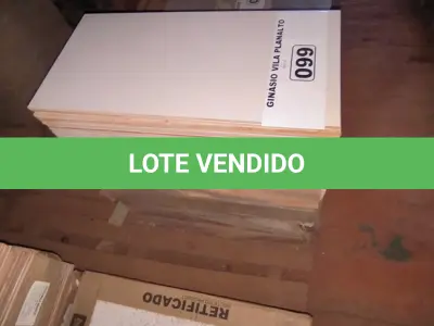 LOTE 099 - 01 LOTE COM REVESTIMENTOS 30X60 BRANCO (NO ESTADO, NÃO SABEMOS SE FUNCIONA. LEILÃO NÃO TEM GARANTIA E NEM DEVOLUÇÃO).