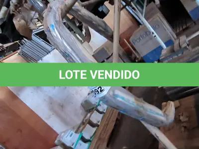 LOTE 092 - 01 ESCADA PARA PISCINA EM INOX (NOVA) (NO ESTADO, NÃO SABEMOS SE FUNCIONA. LEILÃO NÃO TEM GARANTIA E NEM DEVOLUÇÃO).