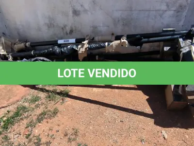 LOTE 020 - 06 POSTES SENDO 05 COM LUMINÁRIAS (NO ESTADO, NÃO SABEMOS SE FUNCIONA. LEILÃO NÃO TEM GARANTIA E NEM DEVOLUÇÃO).