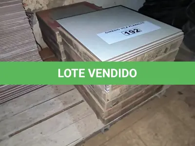 LOTE 192 - 01 LOTE COM PISOS 45X45 ELIANE DIVERSOS (NO ESTADO, NÃO SABEMOS SE FUNCIONA. LEILÃO NÃO TEM GARANTIA E NEM DEVOLUÇÃO).