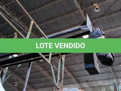 LOTE 084 - 05 PORTES COM LUMINÁRIAS (NO ESTADO, NÃO SABEMOS SE FUNCIONA. LEILÃO NÃO TEM GARANTIA E NEM DEVOLUÇÃO).
