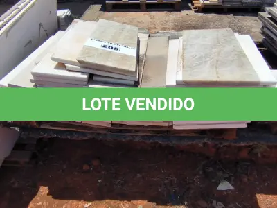 LOTE 205 - 01 LOTE COM RODAPÉS EM GRANITO TAMANHOS E CORES DIVERSAS (NO ESTADO, NÃO SABEMOS SE FUNCIONA. LEILÃO NÃO TEM GARANTIA E NEM DEVOLUÇÃO).