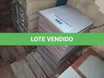 LOTE 191 - 01 LOTE COM PISOS 45X45 DIVERSOS (NO ESTADO, NÃO SABEMOS SE FUNCIONA. LEILÃO NÃO TEM GARANTIA E NEM DEVOLUÇÃO).