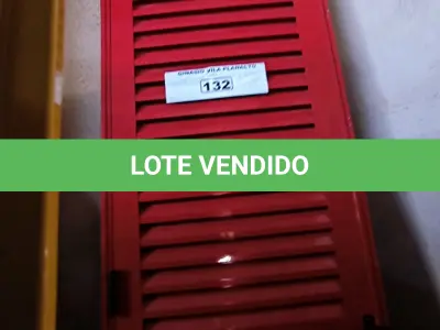 LOTE 132 - 02 PORTAS EM ALUMÍNIO 80X2,45 NA COR AZUL (NO ESTADO, NÃO SABEMOS SE FUNCIONA. LEILÃO NÃO TEM GARANTIA E NEM DEVOLUÇÃO).