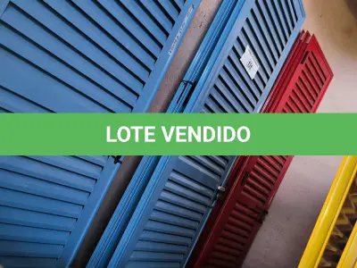 LOTE 131 - 02 PORTAS EM ALUMÍNIO 80X2,45 NA COR AZUL (NO ESTADO, NÃO SABEMOS SE FUNCIONA. LEILÃO NÃO TEM GARANTIA E NEM DEVOLUÇÃO).
