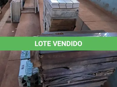 LOTE 177 - 01 LOTE COM RODAPÉS E PASTILHAS BRANCAS (NO ESTADO, NÃO SABEMOS SE FUNCIONA. LEILÃO NÃO TEM GARANTIA E NEM DEVOLUÇÃO).